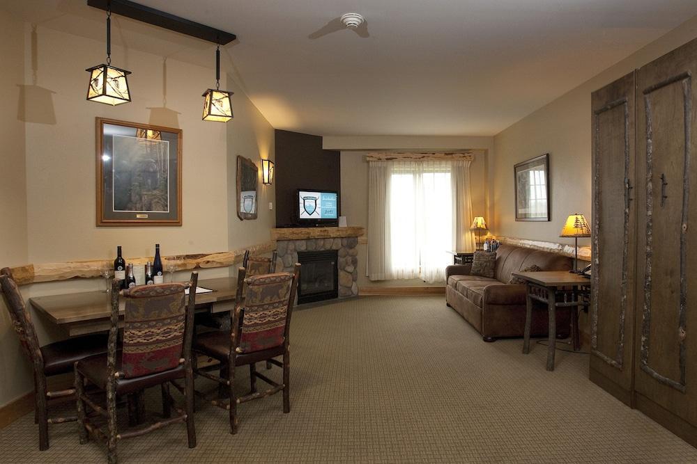 Hope Lake Lodge & Indoor Waterpark Cortland Eksteriør billede