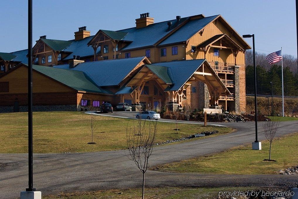 Hope Lake Lodge & Indoor Waterpark Cortland Eksteriør billede