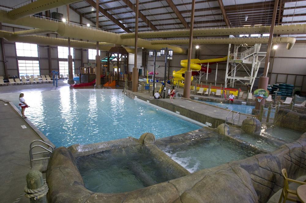 Hope Lake Lodge & Indoor Waterpark Cortland Eksteriør billede