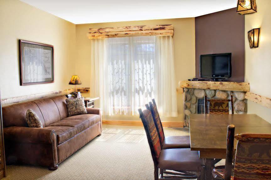 Hope Lake Lodge & Indoor Waterpark Cortland Eksteriør billede